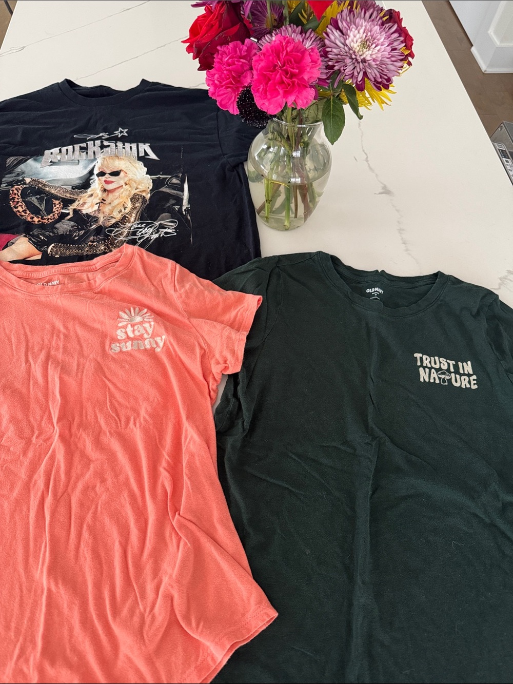 Super Cute!! Old Navy 2 Women’s T-Shirt Bundle- Medium DOLLY SOLD